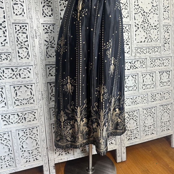 Signature by Robbie Bee Black & Gold Satin Babydoll Faux Wrap V Neck Dress - Picture 5 of 9